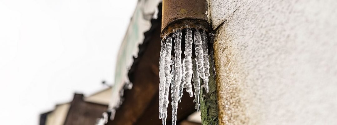 Tuberías congeladas: cómo prevenir y  descongelar de forma segura